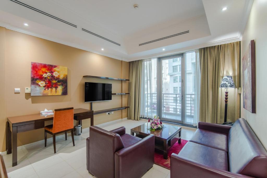 Deluxe Suite Two Bedroom Apartment with Balcony
