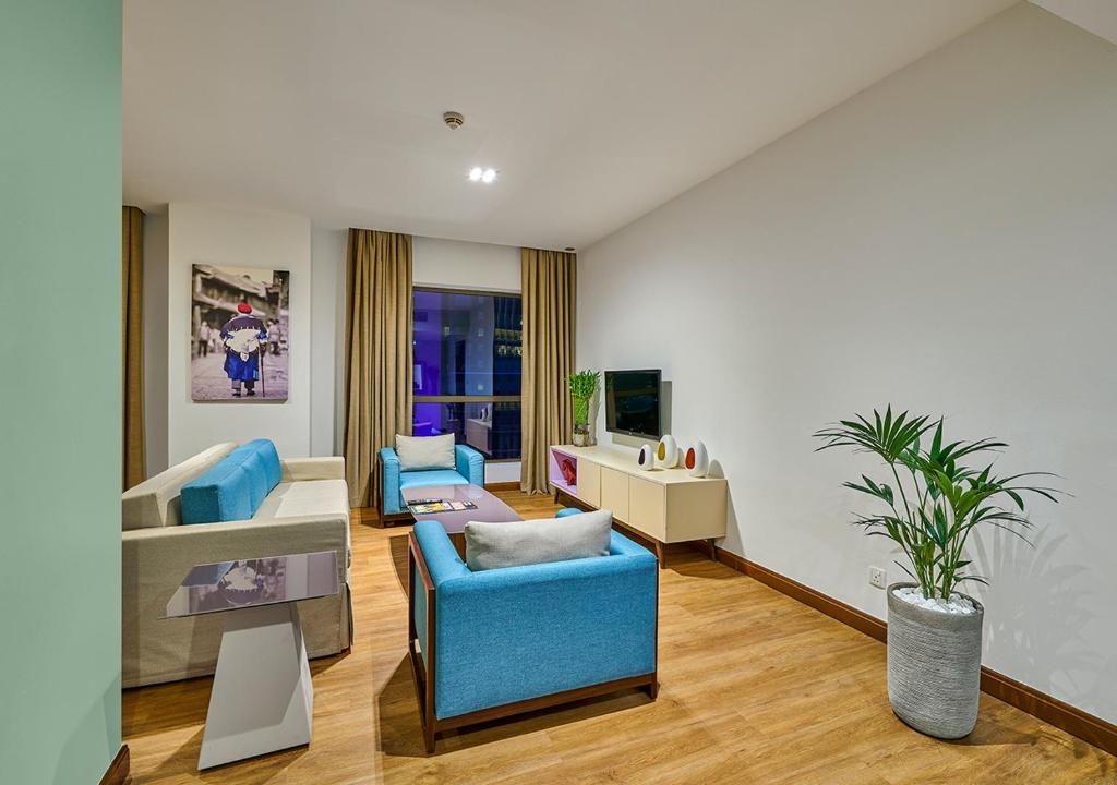 1 Bedroom Apartment Community View