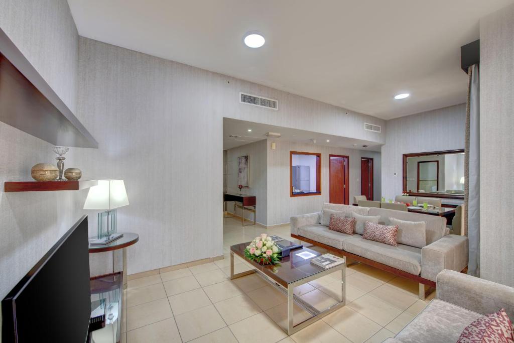 2 Bedroom Partial Sea View