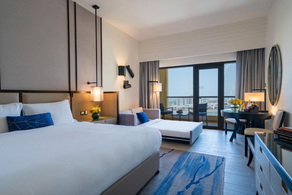 SEA FRONT VIEW FAMILY ROOM WITH BALCONY