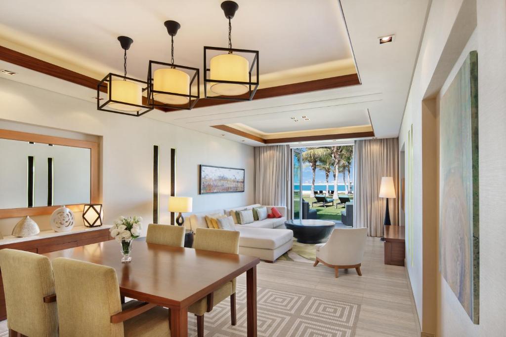 1 bedroom Suite Sea View