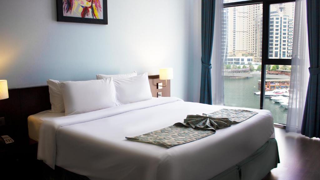 2 Bedroom Apartment Marina View