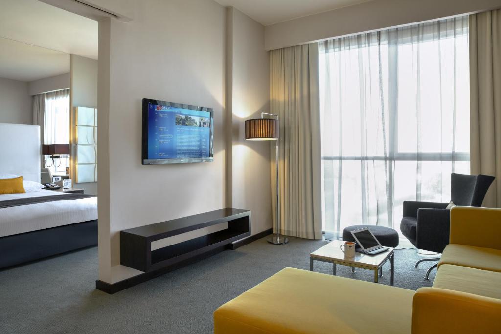1 Bedroom Suite With Kitchenette