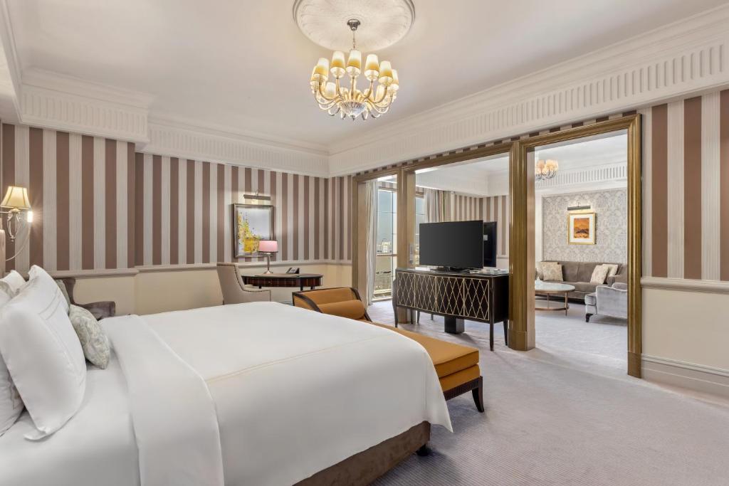 Diplomat Suite